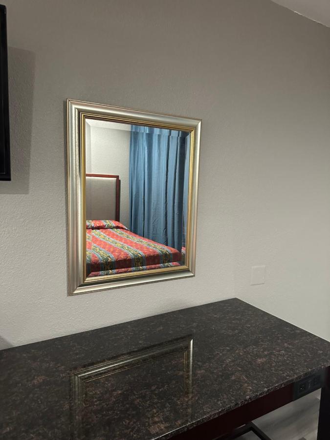 Royal Motel 特雷西 外观 照片